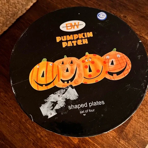 Boston Warehouse Pumpkin Patch Shaped Plate Set of 4 - Picture 6 of 11